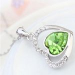 Náhrdelník srdce v srdci s príveskom, zdobený kryštálom Swarovski, peridot