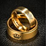 Nerezový dámsky snubný prsteň s nápisom "His Queen", zlatá farba, veľkosť 9