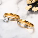 Pánsky snubný prsteň z nehrdzavejúcej ocele so zlatými pásikmi, veľkosť 8