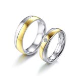 Dámsky snubný prsteň z nehrdzavejúcej ocele s pozláteným pásikom, veľkosť 8