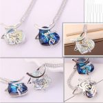 Náhrdelník s príveskom srdiečko, nápis LOVE, zdobený kryštálmi Swarovski, modrá