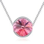 Náhrdelník s okrúhlym príveskom zdobený kryštálmi Swarovski, ružová