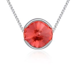   Náhrdelník s okrúhlym príveskom zdobený kryštálmi Swarovski, červený