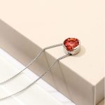 Náhrdelník zdobený okrúhlymi kryštálmi Swarovski, červený