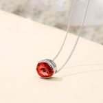 Náhrdelník zdobený okrúhlymi kryštálmi Swarovski, červený