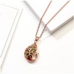 Náhrdelník s príveskom v tvare páva, český krištáľ, viacfarebný