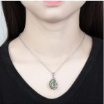 Náhrdelník s príveskom páv, český krištáľ, peridot