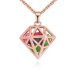 Náhrdelník v tvare diamantového kryštálu, s ažúrovým príveskom, viacfarebný