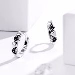 Ezüst fülbevaló szívecskékkel