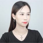 Náhrdelník s príveskom strieborný kríž, český krištáľ, biela