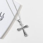 Náhrdelník s príveskom strieborný kríž, český krištáľ, biela