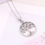 Náhrdelník s príveskom strom života, farebné kryštály, strieborná farba