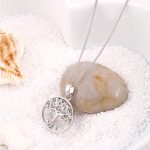 Náhrdelník s príveskom strom života, farebné kryštály, strieborná farba