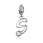 Strieborný charm, písmeno S so zirkónovými kryštálmi