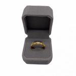 Šperkovnica na prsteň, zamatová, sivá