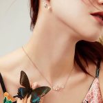 Ezüst nyaklánc pillangóval