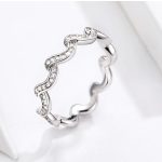 Strieborný prsteň vlnitý, so zirkónovým kryštálom, veľkosť 7