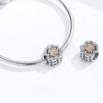 Strieborný prívesok s motívom ďateliny