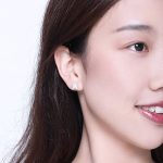 Strieborné náušnice s lupienkami kvetov