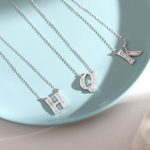 Strieborný náhrdelník s príveskom písmena, Q