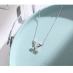 Strieborný náhrdelník s príveskom písmena, X