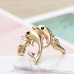 Prsteň delfín, biely, zdobený kryštálom Swarovski, 6