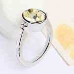 Okrúhly kamienkový prsteň, žltobiely, zdobený kryštálom Swarovski, 8