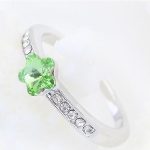 Prsteň v tvare kvetu, Peridot zelená, zdobený kryštálmi Swarovski, 7.5