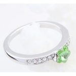 Prsteň v tvare kvetu, Peridot zelená, zdobený kryštálmi Swarovski, 8.5
