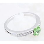 Prsteň v tvare kvetu, Peridot zelená, zdobený kryštálmi Swarovski, 5.5