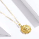 Ezüst nyaklánc csillagos medállal, aranyszínű