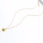 Ezüst nyaklánc csillagos medállal, aranyszínű