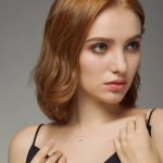 Strieborný náhrdelník s priesvitným príveskom