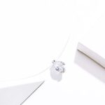 Strieborný náhrdelník s priesvitným príveskom