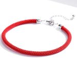 Strieborný náramok s tenkým povrazom, červený