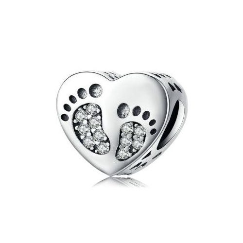 Strieborné kúzlo v tvare srdca zdobené stopami