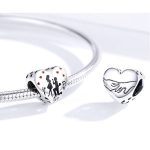 Strieborný kúzlo v tvare srdca, návrh dievčaťa