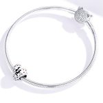 Strieborný kúzlo v tvare srdca, návrh dievčaťa