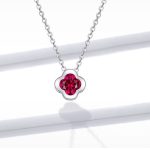 Strieborný náhrdelník s príveskom ďatelina, červená