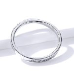 Strieborný prsteň s bielymi kryštálmi, veľkosť 6