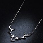 Strieborný náhrdelník s príveskom jelení paroh
