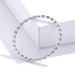 Strieborný prsteň, zapletaný, veľkosť 8