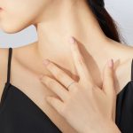 Strieborný prsteň, zapletaný, veľkosť 8