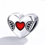 Strieborné srdiečko s červeným srdiečkom