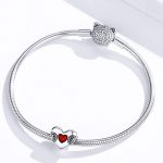 Strieborné srdiečko s červeným srdiečkom