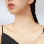 Strieborný náhrdelník s guličkami