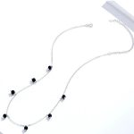 Strieborný náhrdelník s čiernymi perlami