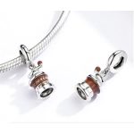 Strieborný kúzlo mlynčeka na kávu