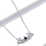 Strieborný náhrdelník s príveskom netopier