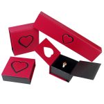 Prémiová šperkovnica so vzorom srdca na prstene